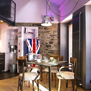 Casa Rossa - Bymyhomeincomo Ferienhaus